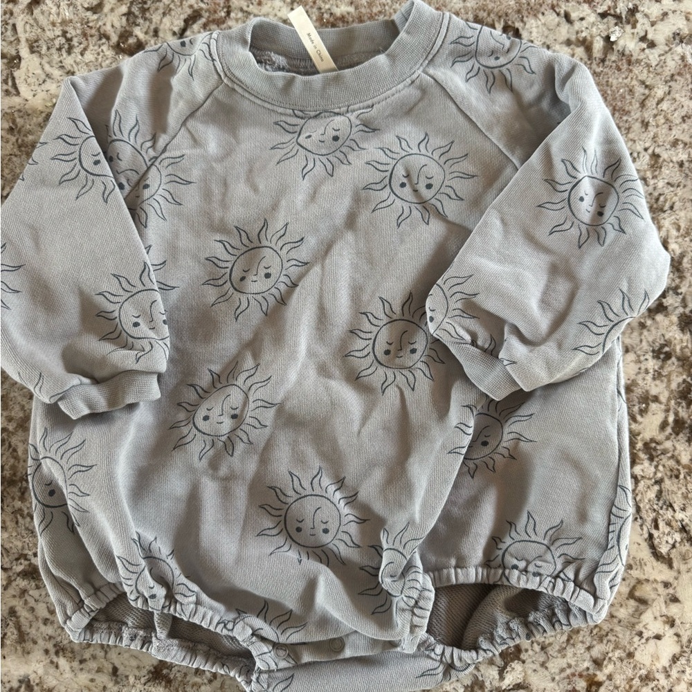 Rylee + Cru Gray Crewneck Sun Print Bubble 6-12 Months